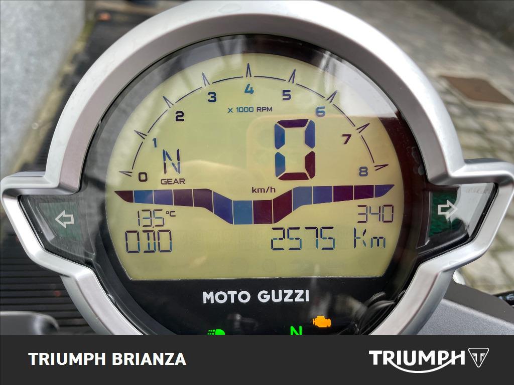 Moto Guzzi V7 IV Stone Centenario